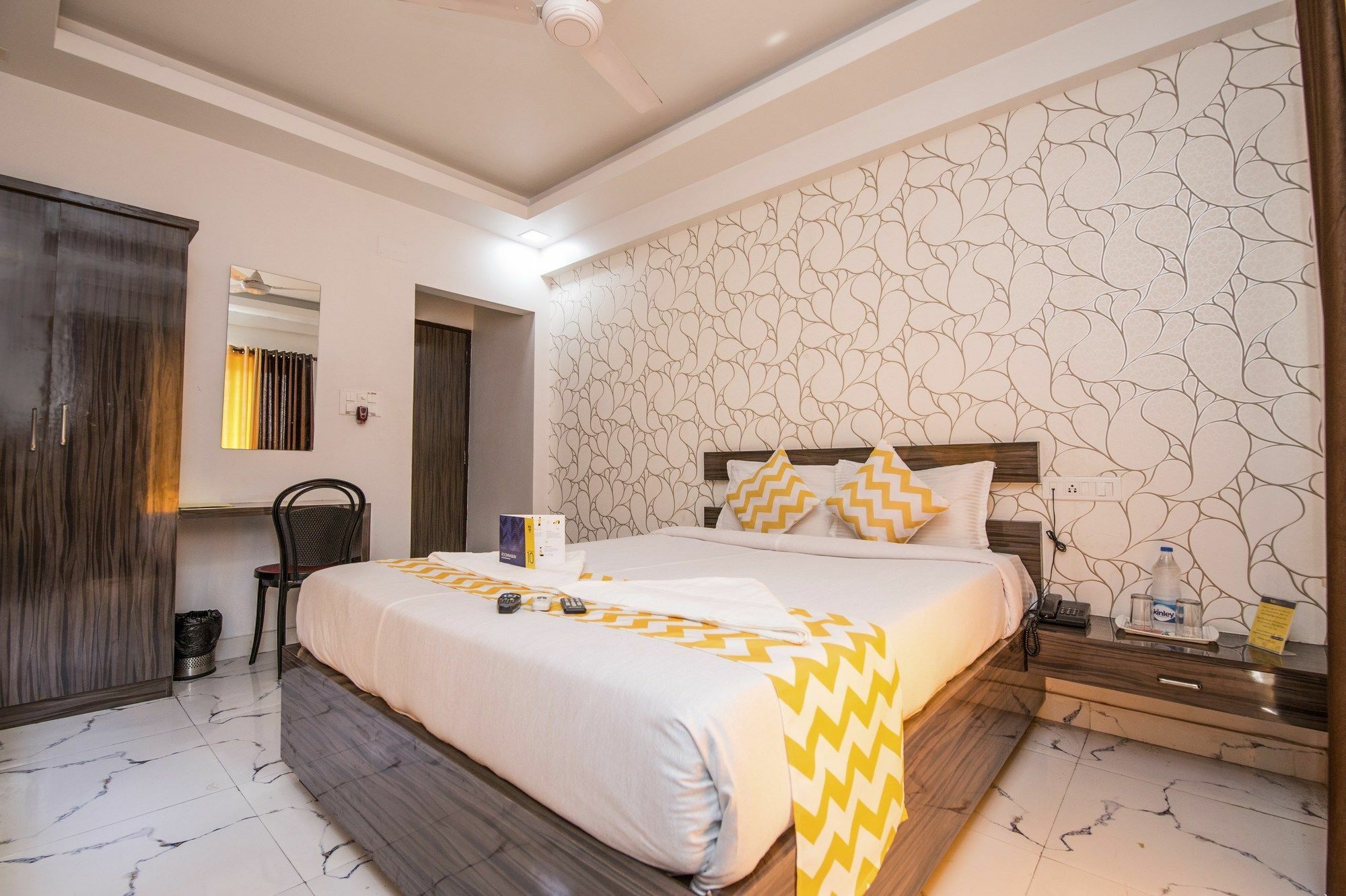Fabhotel Eleanora - New Town