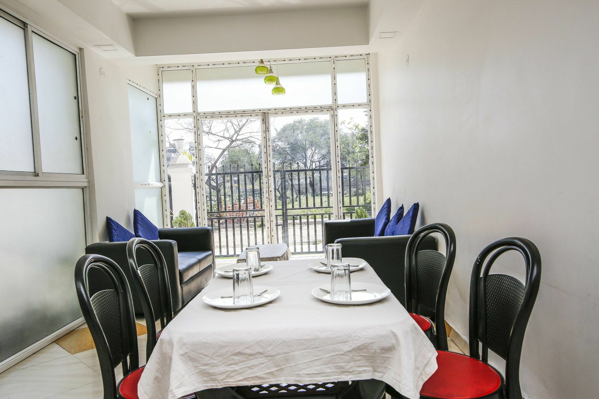 Fabhotel Eleanora - New Town