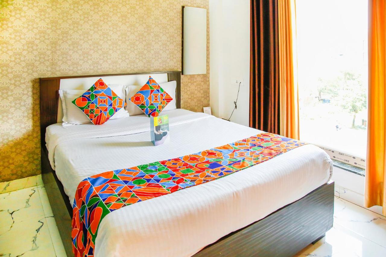 Fabhotel Eleanora - New Town Hotel